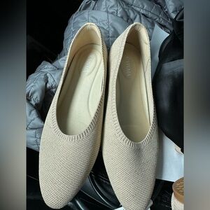 Vivaia metallic flats size 39.5 Adele pointed toe shows